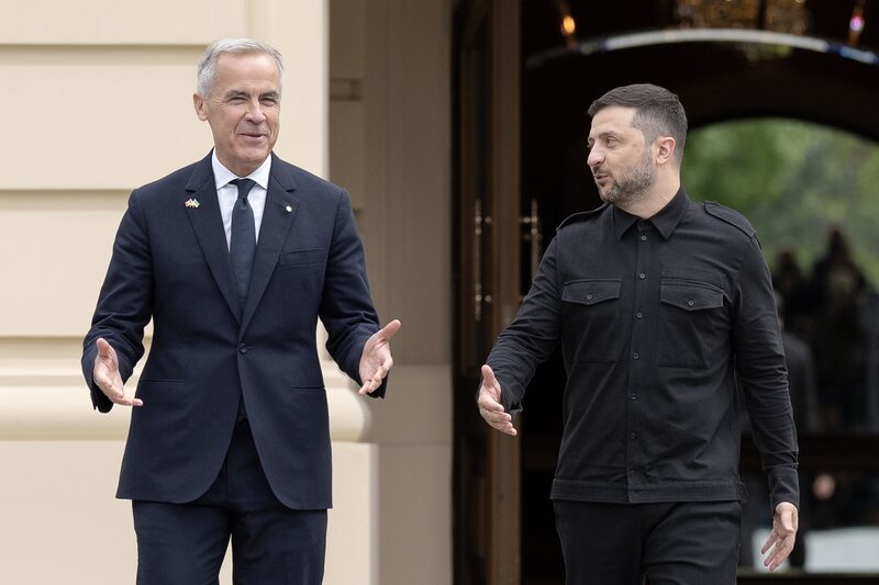 Mark Carney y Volodymyr Zelenskiy. Fotógrafo: Andrew Kravchenko/Bloomberg. Mark Carney y Volodymyr Zelenskiy. Fotógrafo: Andrew Kravchenko/Bloomberg.