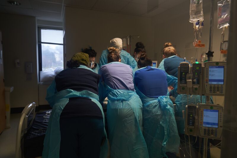 Cómo la pandemia aumentó las muertes en EE.UU.: el panorama en ocho gráficos Cómo la pandemia aumentó las muertes en EE.UU.: el panorama en ocho gráficos