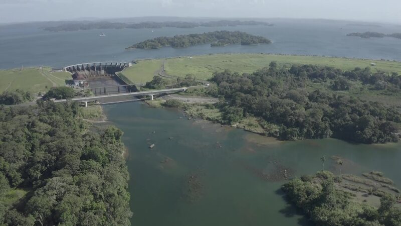 Aspecto del Canal de Panamá. Aspecto del Canal de Panamá.