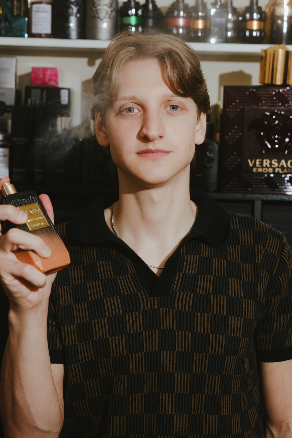 @fragranceknowledge, el influencer, Evan Hall, explica que lanzamientos de nuevas versiones de fragancias, no son bien recibidas por el mercado. Fotógrafo: Chase Castor/Bloomberg @fragranceknowledge, el influencer, Evan Hall, explica que lanzamientos de nuevas versiones de fragancias, no son bien recibidas por el mercado. Fotógrafo: Chase Castor/Bloomberg