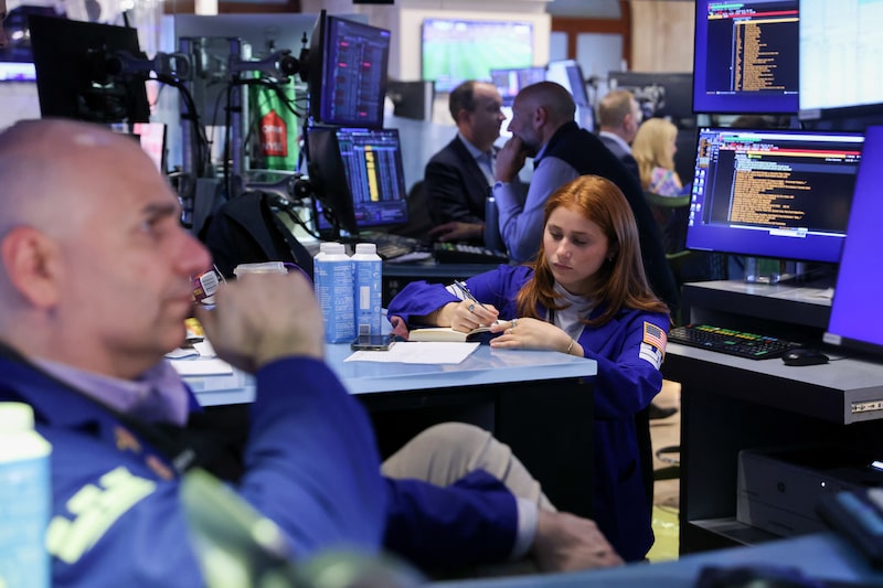 Traders work after a Federal Open Market Committee (FOMC) meeting on the floor of the New York Stock Exchange (NYSE) in New York, US, on Wednesday, June 17, 2026. Federal Reserve officials left interest rates unchanged and were split over whether they expect to raise rates this year. Photographer: Michael Nagle/Bloomberg Traders work after a Federal Open Market Committee (FOMC) meeting on the floor of the New York Stock Exchange (NYSE) in New York, US, on Wednesday, June 17, 2026. Federal Reserve officials left interest rates unchanged and were split over whether they expect to raise rates this year. Photographer: Michael Nagle/Bloomberg