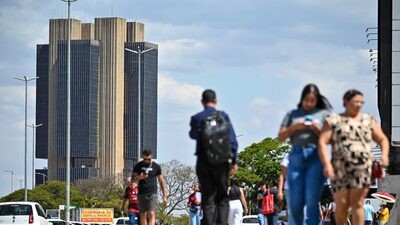 BC reduz projeção de PIB para 1,5% em 2026, abaixo das estimativas dos analistas BC reduz projeção de PIB para 1,5% em 2026, abaixo das estimativas dos analistas