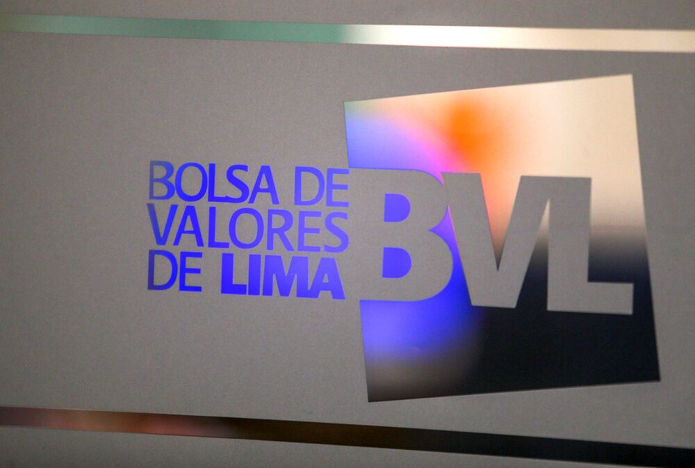 La Bolsa de Perú abre con fuerte alza tras cambio ministerial. La Bolsa de Perú abre con fuerte alza tras cambio ministerial.