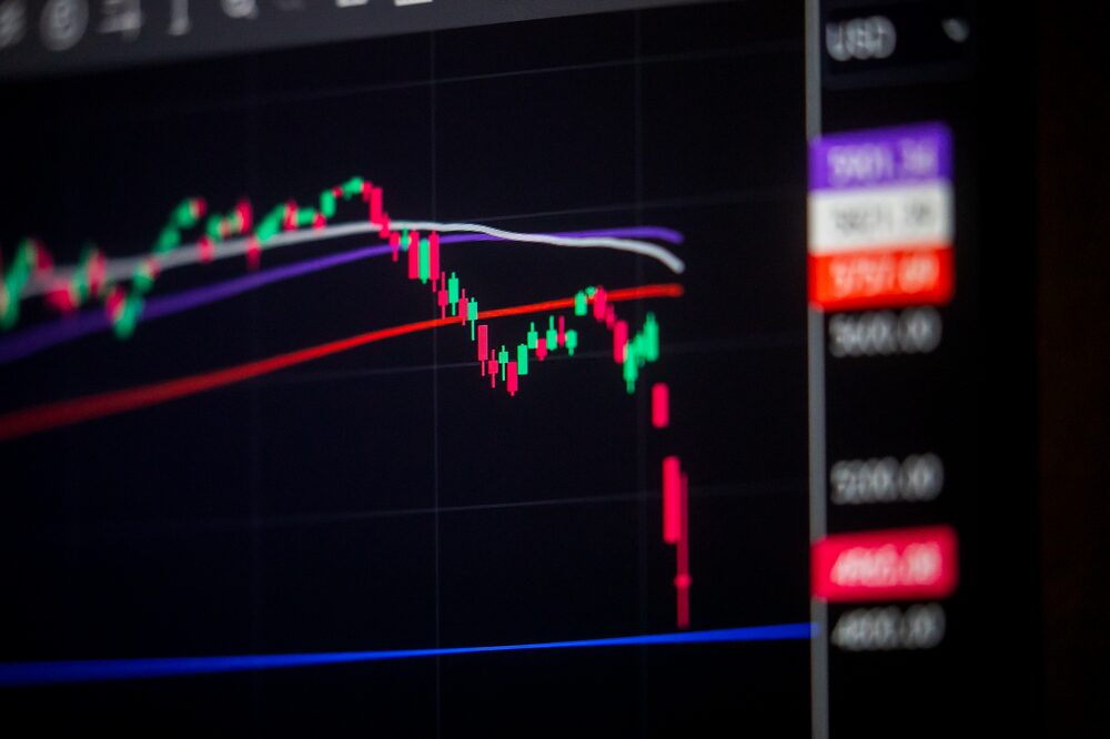 El S&P 500 llegó a entrar en territorio bajista la semana pasada tras acumular una caída de 20% desde su máximo histórico. El S&P 500 llegó a entrar en territorio bajista la semana pasada tras acumular una caída de 20% desde su máximo histórico.