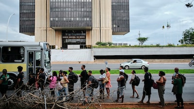 El desempleo en Brasil cae a un mínimo histórico y desafía las tasas altas El desempleo en Brasil cae a un mínimo histórico y desafía las tasas altas