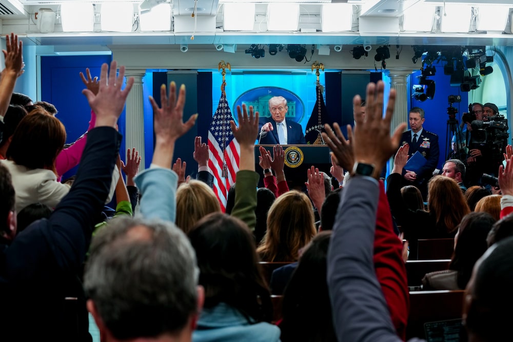 Trump to Cut US Stays for China Journalists, Risking Retaliation Trump to Cut US Stays for China Journalists, Risking Retaliation