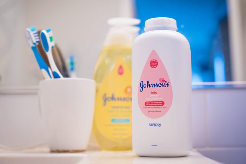 J&J está em processo de separação de sua divisão de consumo J&J está em processo de separação de sua divisão de consumo