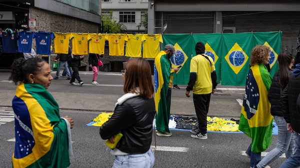 EUA e Austrália suspendem serviços consulares no Brasil antes das eleições EUA e Austrália suspendem serviços consulares no Brasil antes das eleições