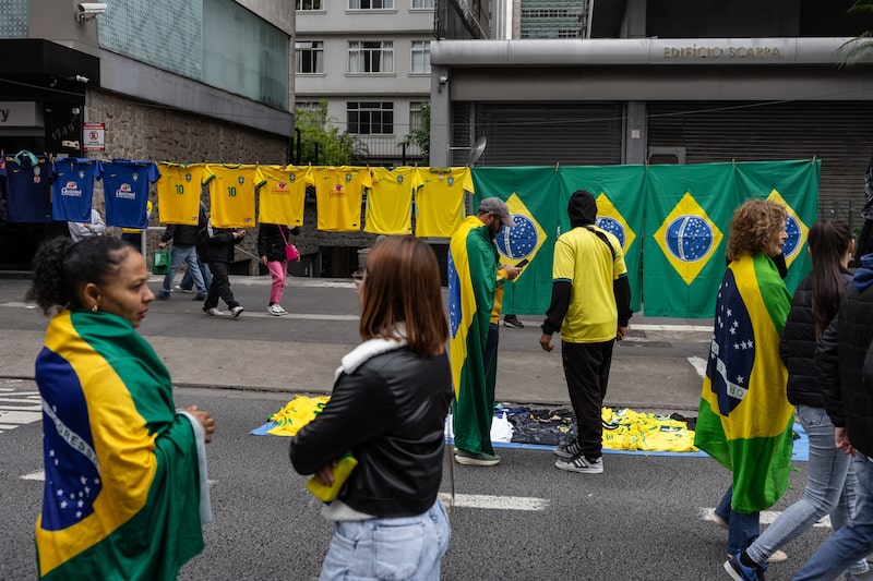 Países citaram 'preocupações com a segurança' antes do primeiro turno, no domingo (Foto: Maira Erlich/Bloomberg) Países citaram 'preocupações com a segurança' antes do primeiro turno, no domingo (Foto: Maira Erlich/Bloomberg)