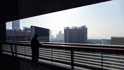 Acciones en Asia siguen la caída de Wall Street; los bonos se mantienen estables Acciones en Asia siguen la caída de Wall Street; los bonos se mantienen estables