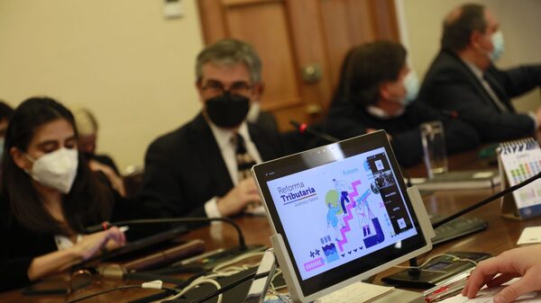 Reforma tributaria propuesta por Boric supera primer trámite en el Congreso Reforma tributaria propuesta por Boric supera primer trámite en el Congreso