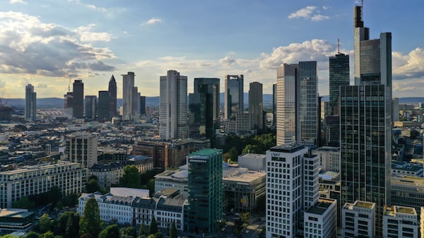 Bancos empiezan a financiar con sus fondos por miedo de inversionistas a recesión Bancos empiezan a financiar con sus fondos por miedo de inversionistas a recesión