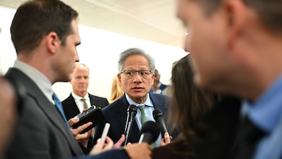 Huang, de Nvidia, duda que China acepte el chip H200 aun si EE.UU. relaja las restricciones Huang, de Nvidia, duda que China acepte el chip H200 aun si EE.UU. relaja las restricciones