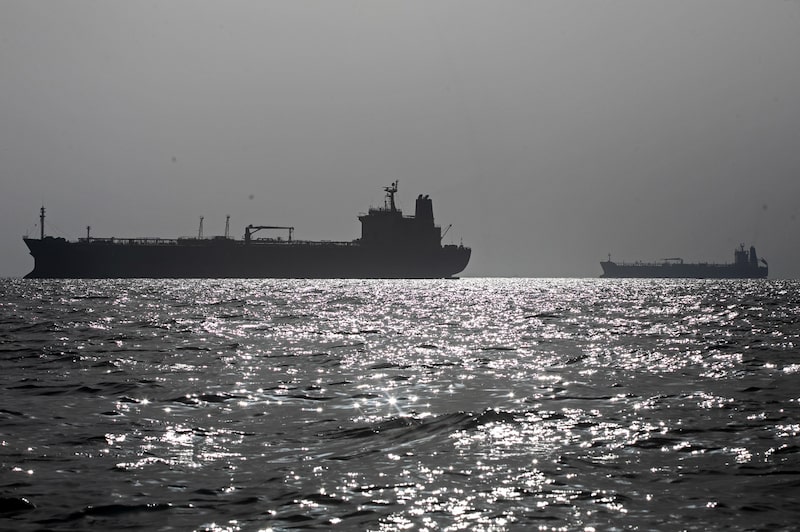Barcos fondeados en el estrecho de Ormuz, cerca de la isla de Larak (Irán), el 16 de mayo. Foto: Majid Saeedi/Getty Images Barcos fondeados en el estrecho de Ormuz, cerca de la isla de Larak (Irán), el 16 de mayo. Foto: Majid Saeedi/Getty Images
