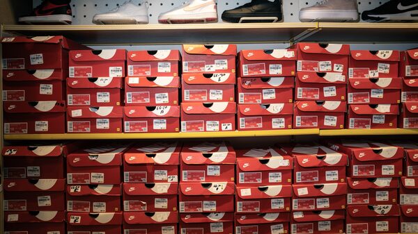 Nike y Lululemon suben tras llamada de Trump con el líder de Vietnam para hablar de aranceles Nike y Lululemon suben tras llamada de Trump con el líder de Vietnam para hablar de aranceles