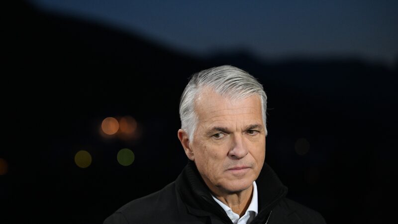 Vender dívida dos EUA para pressionar Trump é ‘aposta perigosa’, diz CEO do UBS Vender dívida dos EUA para pressionar Trump é ‘aposta perigosa’, diz CEO do UBS