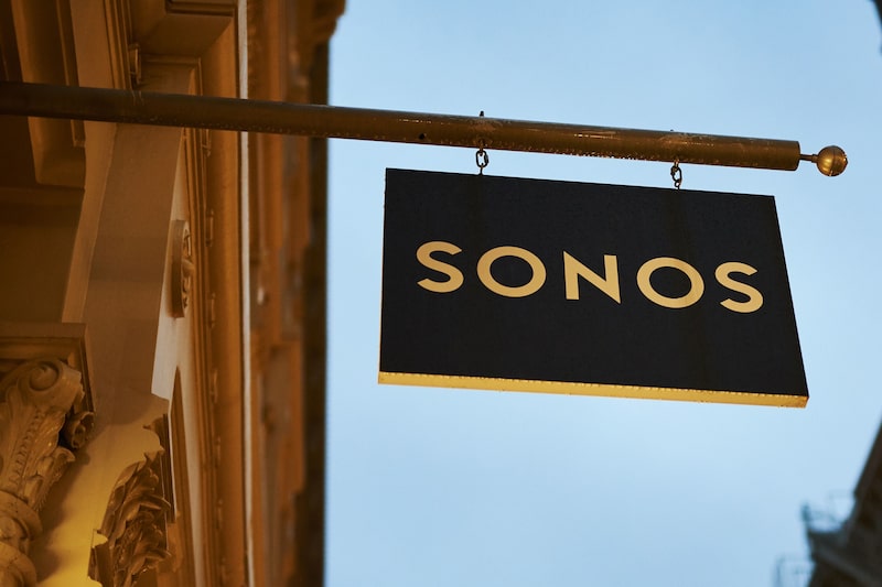 Cartel colocado fuera de una tienda de Sonos Inc. en Nueva York, EE.UU., el viernes 9 de noviembre de 2018. Cartel colocado fuera de una tienda de Sonos Inc. en Nueva York, EE.UU., el viernes 9 de noviembre de 2018.