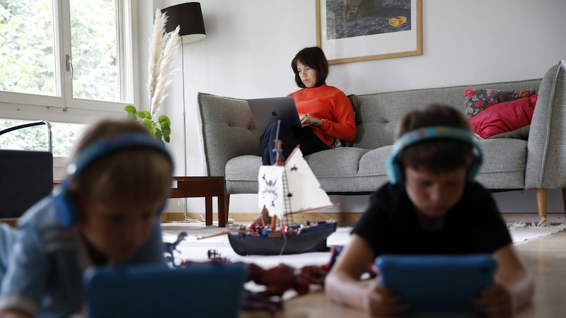 Admirável mundo novo? Com chatbots e deepfakes, IA avança sem freios sobre crianças Admirável mundo novo? Com chatbots e deepfakes, IA avança sem freios sobre crianças