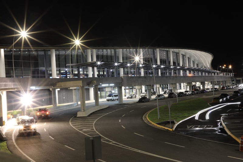 La Terminal 2 agrega 20 puertas de embarque y eleva la capacidad del aeropuerto en 9 millones de pasajeros. La Terminal 2 agrega 20 puertas de embarque y eleva la capacidad del aeropuerto en 9 millones de pasajeros.