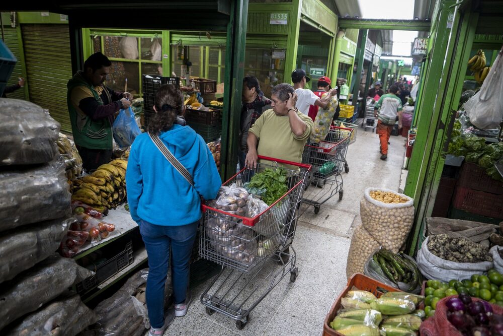 Las tasas de interés deberían permanecer en niveles altos buena parte de este 2023 e incluso el próximo año para cumplir con las metas fijas de inflación, según el FMI Las tasas de interés deberían permanecer en niveles altos buena parte de este 2023 e incluso el próximo año para cumplir con las metas fijas de inflación, según el FMI