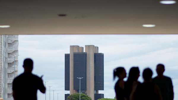 Guerra prolongada en Irán forzaría ajustes de tasas globales: ministro de Hacienda de Brasil Guerra prolongada en Irán forzaría ajustes de tasas globales: ministro de Hacienda de Brasil