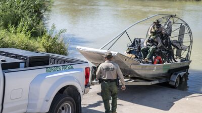 US Border Chief Quits Amid Tension Over Migrant Crossings US Border Chief Quits Amid Tension Over Migrant Crossings