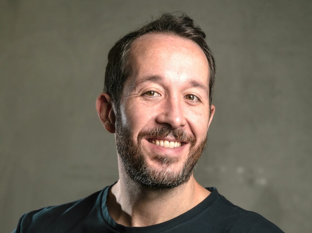 Leonardo Tonini, da Emerge Ventures, gestora que detém o controle da Vhita: o varejo físico trará um crescimento incremental e mais rentável, porque não pagamos o custo de marketing das plataformas digitais Leonardo Tonini, da Emerge Ventures, gestora que detém o controle da Vhita: o varejo físico trará um crescimento incremental e mais rentável, porque não pagamos o custo de marketing das plataformas digitais