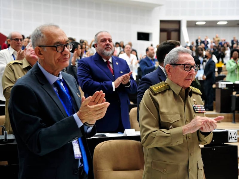 El expresidente cubano es vinculado al derribo de dos avionetas civiles y un saldo de cuatro muertos en 1996. El expresidente cubano es vinculado al derribo de dos avionetas civiles y un saldo de cuatro muertos en 1996.
