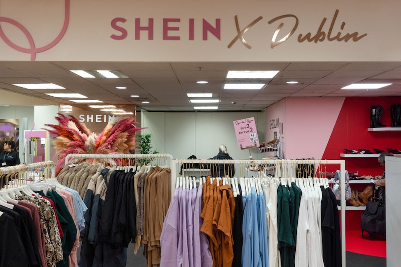 A medida é um agravamento de uma investigação de proteção ao consumidor sobre a Shein anunciada em fevereiro A medida é um agravamento de uma investigação de proteção ao consumidor sobre a Shein anunciada em fevereiro