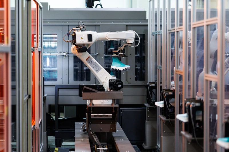 La marca suiza On abre una fábrica de zapatillas de 32 robots en Corea del Sur La marca suiza On abre una fábrica de zapatillas de 32 robots en Corea del Sur