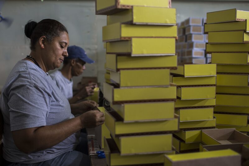 La brecha de pobreza general entre hombres y mujeres se agranda La brecha de pobreza general entre hombres y mujeres se agranda