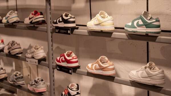 Como a Nike planeja reconquistar consumidores com aposta em modelos retrô Como a Nike planeja reconquistar consumidores com aposta em modelos retrô