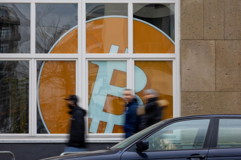 El uso de criptomonedas “está creciendo más rápido que nunca”, según Chainalysis, luego de que el volumen total de transacciones llegó a US$15,8 billones en 2021, 567% más que la cifra de 2020. El uso de criptomonedas “está creciendo más rápido que nunca”, según Chainalysis, luego de que el volumen total de transacciones llegó a US$15,8 billones en 2021, 567% más que la cifra de 2020.