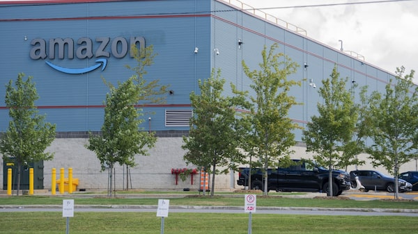 Amazon avanza tras unas sólidas ventas y una fuerte previsión de ganancias Amazon avanza tras unas sólidas ventas y una fuerte previsión de ganancias