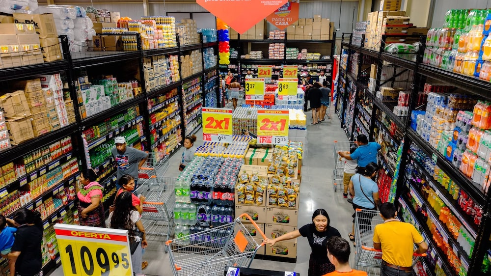 Supermercado Suma en La Libertad, Petén, Guatemala. Supermercado Suma en La Libertad, Petén, Guatemala.
