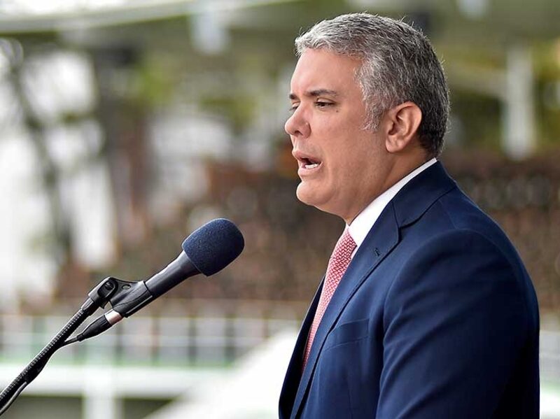 El anuncio lo hizo en la celebración del Día del Ejército y los 202 años de la Batalla de Boyacá, celebrada en el Fuerte Militar de Tolemaida. El anuncio lo hizo en la celebración del Día del Ejército y los 202 años de la Batalla de Boyacá, celebrada en el Fuerte Militar de Tolemaida.