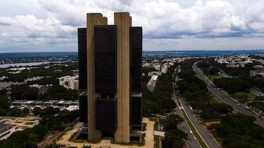 Tesouro se esforça para acalmar mercado após decisão ‘confusa’ do BC em ata do Copom Tesouro se esforça para acalmar mercado após decisão ‘confusa’ do BC em ata do Copom