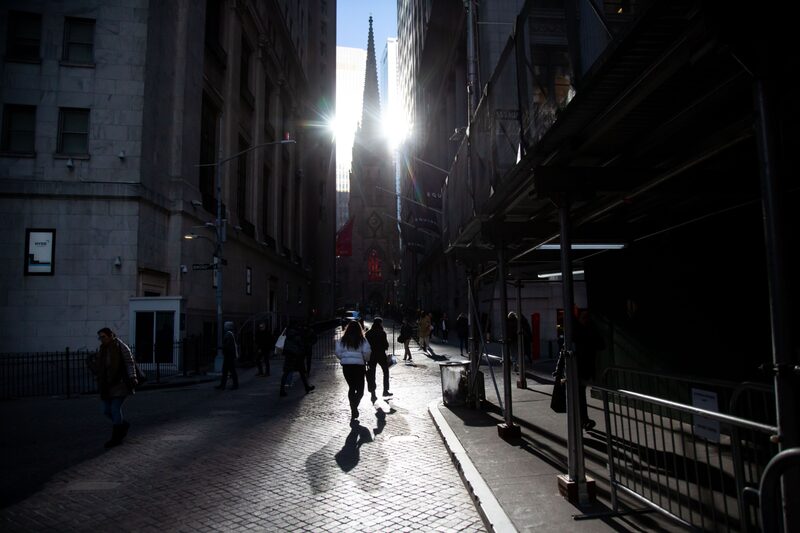 Setores imobiliário comercial, de saúde, tecnologia e defesa são citados na pesquisa como os mais sensíveis no atual contexto (Michael Nagle/Bloomberg) Setores imobiliário comercial, de saúde, tecnologia e defesa são citados na pesquisa como os mais sensíveis no atual contexto (Michael Nagle/Bloomberg)