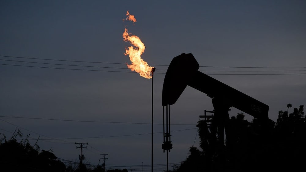 Los contratos de futuros del gasóleo en Europa y del combustible para calefacción en EE.UU. (ambos son derivados del petróleo) ya se negocian por encima de los US$150 por barril, lo que supone el doble desde principios de año, indicó UBS. Los contratos de futuros del gasóleo en Europa y del combustible para calefacción en EE.UU. (ambos son derivados del petróleo) ya se negocian por encima de los US$150 por barril, lo que supone el doble desde principios de año, indicó UBS.