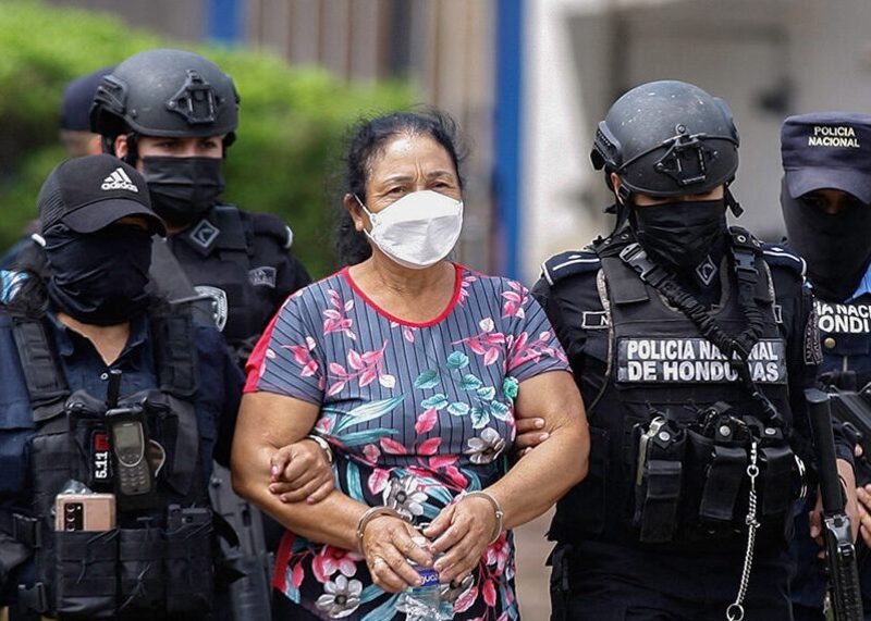 Herlinda Ramos Bobadilla o Chinda, de 62 años, fue capturada por las autoridades hondureñas en mayo y entregada a EE.UU. en julio. Herlinda Ramos Bobadilla o Chinda, de 62 años, fue capturada por las autoridades hondureñas en mayo y entregada a EE.UU. en julio.