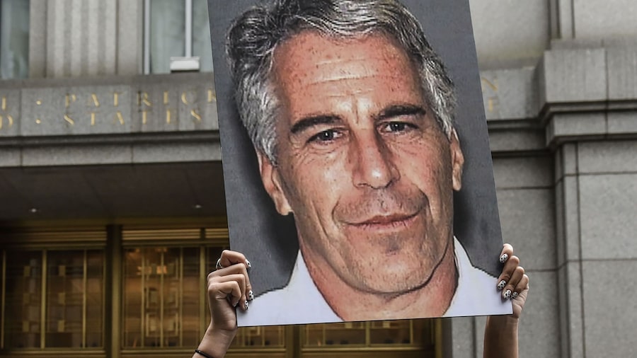 Nueva tanda de archivos de Epstein contiene registros de viaje de Trump y datos bancarios Nueva tanda de archivos de Epstein contiene registros de viaje de Trump y datos bancarios