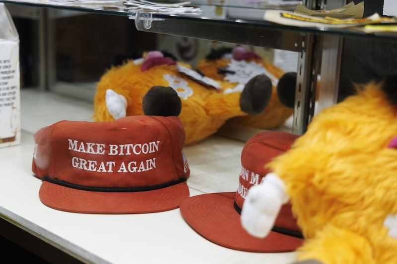 Gorras de "Make Bitcoin Great Again". Gorras de "Make Bitcoin Great Again".