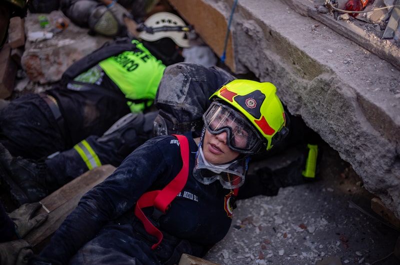 Rescue workers search for survivors among the rubble of a collapsed building following an earthquake in Pereira, Colombia, on Tuesday, Aug. 11, 2026. Colombias government plans to declare an economic emergency to bolster its response to a massive earthquake that hit Monday, as the countrys new president faces a tough and early test of his abilities to handle a crisis. Photographer: Nathalia Angarita/Bloomberg Rescue workers search for survivors among the rubble of a collapsed building following an earthquake in Pereira, Colombia, on Tuesday, Aug. 11, 2026. Colombias government plans to declare an economic emergency to bolster its response to a massive earthquake that hit Monday, as the countrys new president faces a tough and early test of his abilities to handle a crisis. Photographer: Nathalia Angarita/Bloomberg