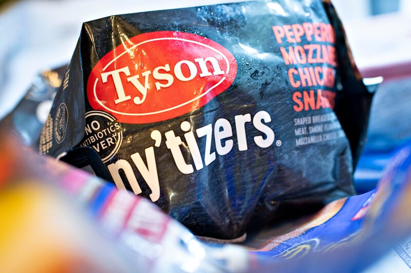 Empresa m busca de trabalhadores para preencher empregos em suas fábricas Empresa m busca de trabalhadores para preencher empregos em suas fábricas