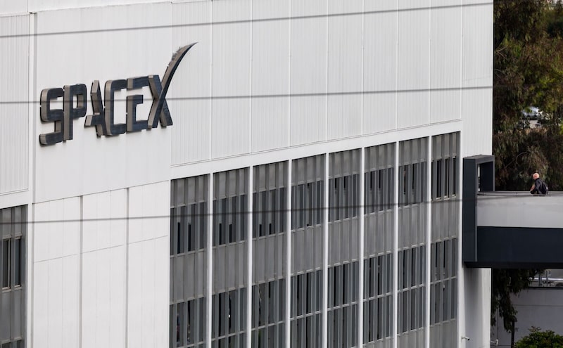 Instalaciones de SpaceX en Hawthorne, California. Instalaciones de SpaceX en Hawthorne, California.