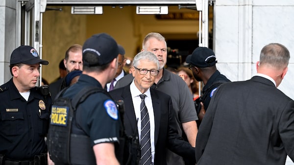 Gates dice al Congreso que Epstein consideró chantajearlo por sus infidelidades Gates dice al Congreso que Epstein consideró chantajearlo por sus infidelidades