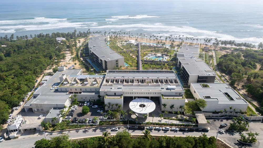 Inauguración del W Punta Cana, All-Inclusive Adults Only, de Marriott, Grupo Puntacana y Mac Hotels, el 5 de octubre de 2025. Inauguración del W Punta Cana, All-Inclusive Adults Only, de Marriott, Grupo Puntacana y Mac Hotels, el 5 de octubre de 2025.