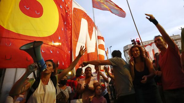 Piquetes hoy: Organizaciones sociales protestan y extienden masivo acampe en 9 de Julio Piquetes hoy: Organizaciones sociales protestan y extienden masivo acampe en 9 de Julio
