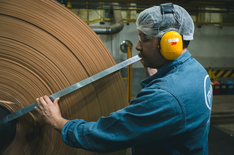 Irani produz papelão ondulado, um dos termômetros da atividade econômica, por ser considerado a "embalagem das embalagens" Irani produz papelão ondulado, um dos termômetros da atividade econômica, por ser considerado a "embalagem das embalagens"