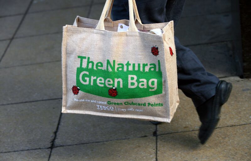 Un 96% de los encuestados trata de comer sano y el 94% de ellos recicla. Un 96% de los encuestados trata de comer sano y el 94% de ellos recicla.